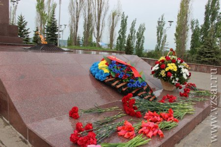 В парке Победы теперь есть  памятник Воину-освободителю