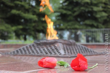 В парке Победы теперь есть  памятник Воину-освободителю