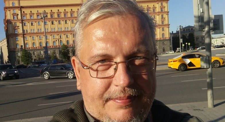 Скончался один из самых авторитетных журналистов и общественно-политических деятелей Саратовской области Дмитрий Олейник