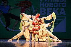 В ДК "Россия" состоялся заключительный этап традиционного фестиваля танца всех стилей и направлений "Ритмы нового века" для старшей возрастной категории
