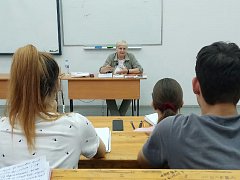 Председатель Саратовского союза журналистов Л.Н. Златогорская провела мастер-класс в Школе журналистики СГУ