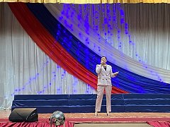В поддержку народных республик Донбасса и тех, кто защищает их свободу, в районном Доме культуры прошёл благотворительный концерт.