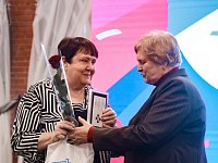 Е.Г. Елина награждена почётным знаком «За заслуги перед профессиональным сообществом»